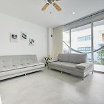 Apartamento en la Playa con Terraza y 4 piscinas