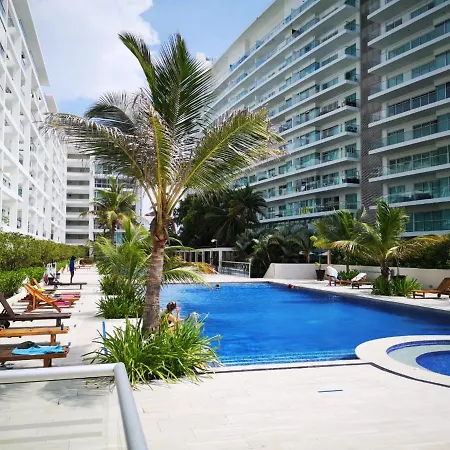 Apartment En La Playa Con Terraza Y 4 Piscinas